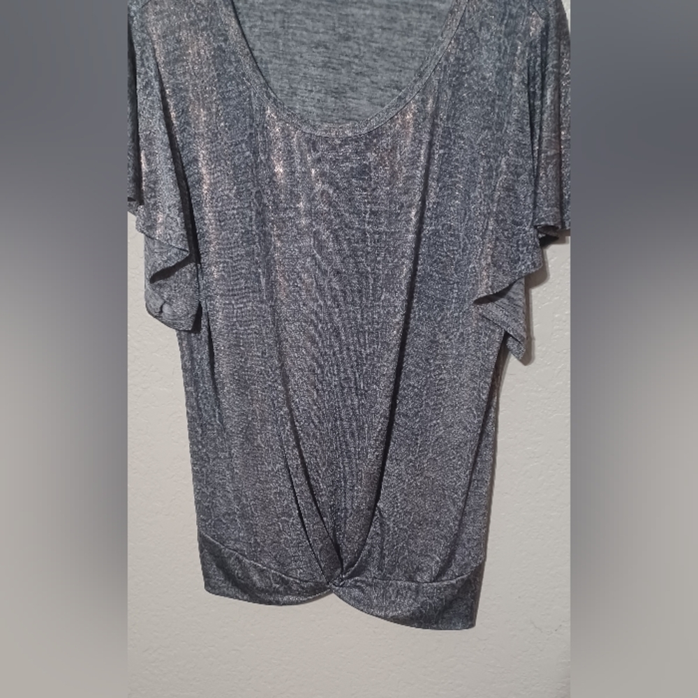 Ladies Top - Picture 2 of 3